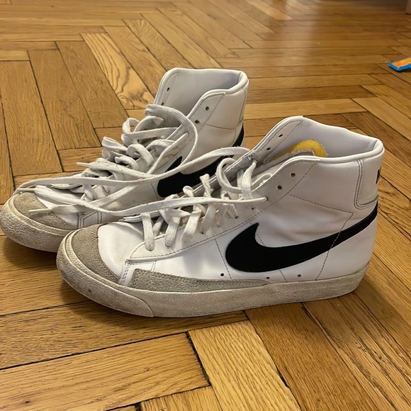 Nike high top sneakers - Picture 2 of 3